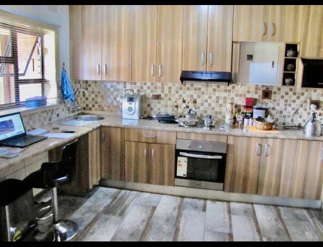 3 BEDROOM HOUSE FOR SALE IN VANDERBIJLPARK CW 5